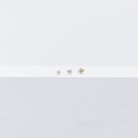 Round crystal studs medium