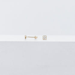 Square crystal studs medium