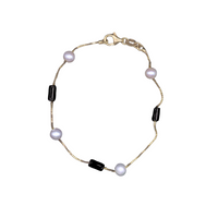 Onyx &amp; pearls bracelet