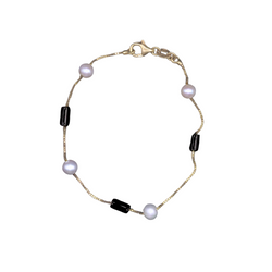 Onyx &amp; pearls bracelet