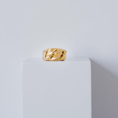 Chain oversized ring